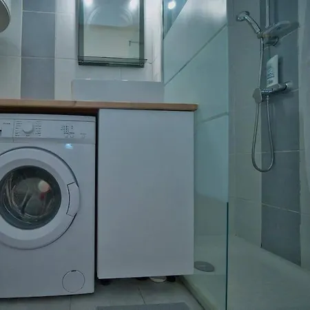 Appartement, En Plein Centre , Face A La Gare Centrale, Centre Apartamento Niza