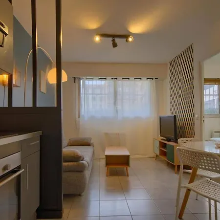 Lägenhet Appartement, En Plein Centre , Face A La Gare Centrale, Centre